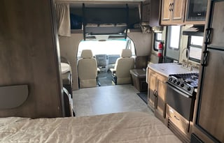 2018 Mercedes Sprinter. 25' & 14mpg!
