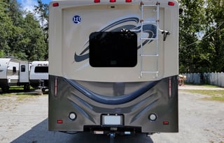 Holiday Rambler Admiral 32H