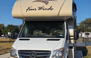 Meet "Lucy" 2018 Thor Four Winds Smtx1826