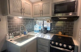 Keystone Bullet – On-Site Stay with Pool & Jacuzzi