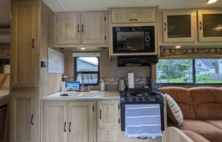 Free Wifi | Easy to Drive | Sleeps 7 | Big Battery