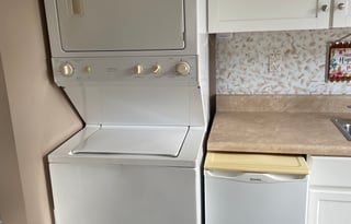 Luxury StationaryRV Retreat-Site included