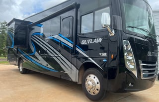 2023 Thor Motor Coach Outlaw 38MB
