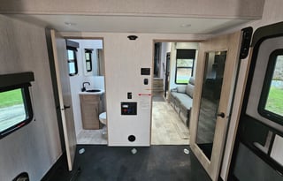2024 GD Momentum 320G Bunkhouse/toyhauler patio!