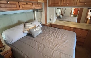 2003 Holiday Rambler Vacationer 34T