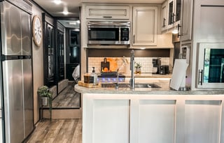 Luxury 5th Wheel Toy Hauler w/1.5 Bathrooms