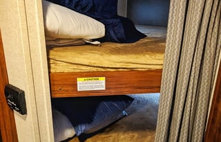 Sequoia: Family Camper with bunk bed - Sleeps 6!