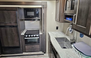 Stella's "love of the wild" Grand design Xplor