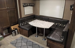 2017 Dutchmen RV Coleman Lantern Series 300TQ