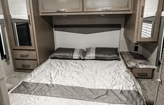 Thor Four Winds Motor Coach 28