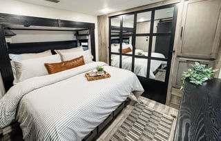 2023 - Durango Gold 5th Wheel w/Patio and Loft