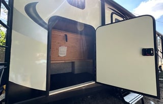 Book Now for Fall/Winter Camping - Sleeps up to 9