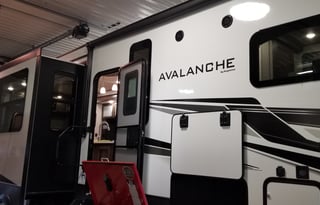 2020 Keystone RV Avalanche 320RS