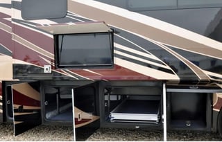 Luxury Disel Push, sleeps 8, 1.5 bath, washer &dry