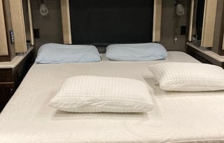 Classy Lady - Tiffin Open Road Allegro with Bunks