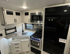 Forest River RV Palomino Puma 31QBBH