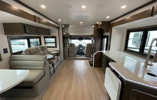 Brand New Dynamax DX3! luxury on wheels