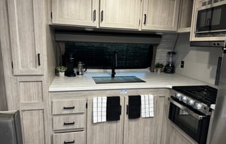 2024 Forest River RV Aurora 26FKDS(delivery only)