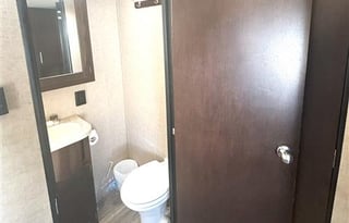35' Cherokee Sleeps 12 with TRIPLE slide out! HUGE