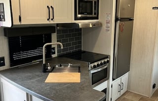 2022 Palomino Puma XLE Lite 30DBSC