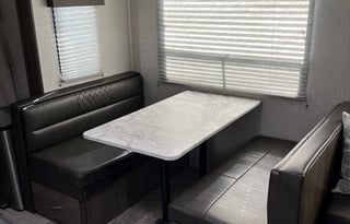 2021 EAST TO WEST Della Terra Bunk House