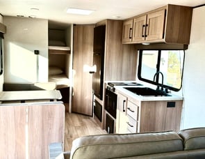 Keystone RV Coleman cm23b25