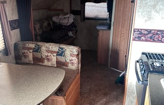 5 person RV rental- for light towing w/generator