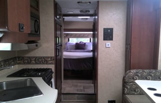 SUNSEEKER 25Ft W/ 3 SLIDES - RUSTY'S RV ADVENTURE