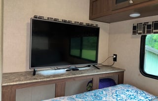 2018 Dutchmen RV Coleman Lantern LT Series 1755FD