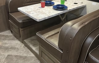 "Right Size" Class A. Sleeps 7 & Easy to Drive