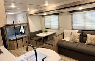 2025 Gulf Stream Enlighten #42 Sleep8