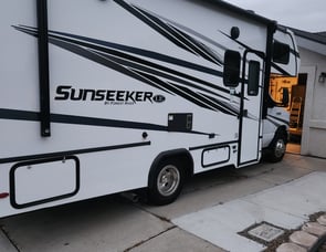 Forest River RV Sunseeker LE 2350SLE Ford