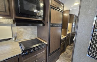 2017 Thor Motor Coach Vegas 25.4