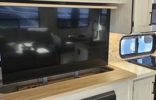 2023 5th Wheel-The Comfort Crusader