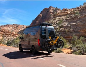 Winnebago Revel 44E