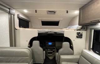 NEW Fully Equipped Quantum Bunkhouse With Solar!