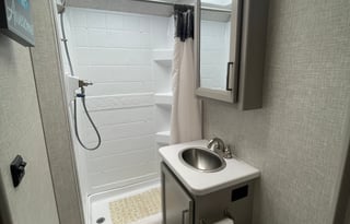 2023 Thor Motor Coach Quantum LC22