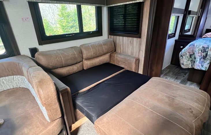 Fold out couch sleeper. Full size sleeps 2. All linens provided.