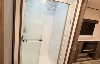 Spacious & Move-In Ready RV for Long-Term Rental