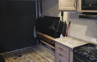 TOYHAULER BUT LIGHTWEIGHT