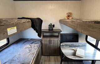 2 bedrooms,Sleeps 10, Heartland Pioneer QB300,