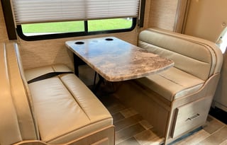 2022 Thor Motor Coach Magnitude BH31