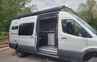 Utah Adventure Van - Yellowstone to Zion!