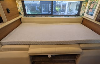 2017 Winnebago Navion 24J