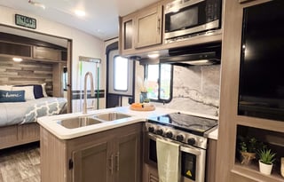 FULLY LOADED Spacious Bunkhouse