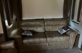2014 Heartland Bighorn 3585RL