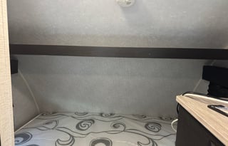 2022 Free Solo | Cozy Lightweight Sleeps 4