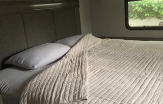 2021 HolidayR Admiral 29M Flexible pick up/dropoff