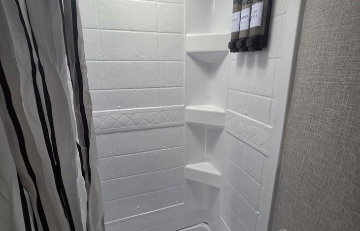 shampoo
conditioner
body wash