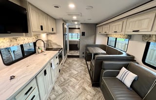 Enjoy a cruise in "CRUZ"! *TAILGATER'S DELIGHT!*